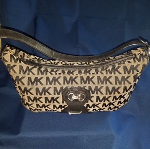 MICHAEL KORS - shoulder bag,light wear on exterior